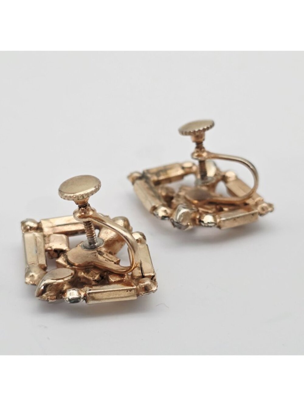 Gold-Tone Geometric Clip-On Earrings Clear Rhinestones Diamond Shape Retro Jewel - Picture 6 of 6